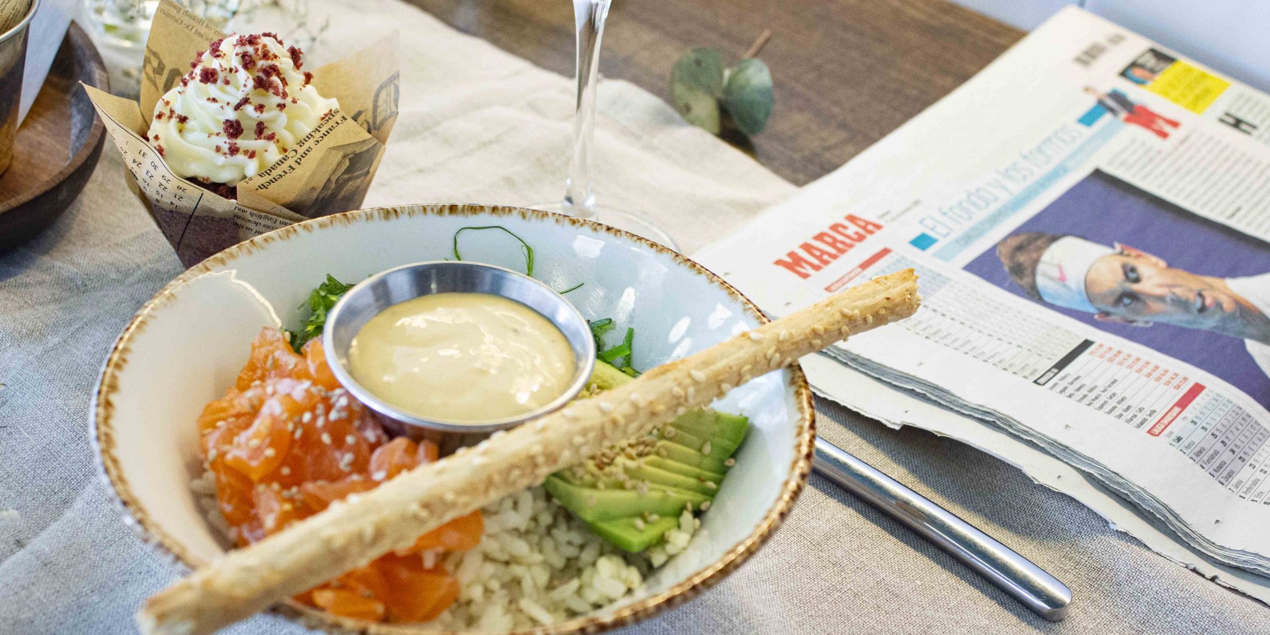 poke-salmon-cafe-late-Madrid comida para llevar en madrid