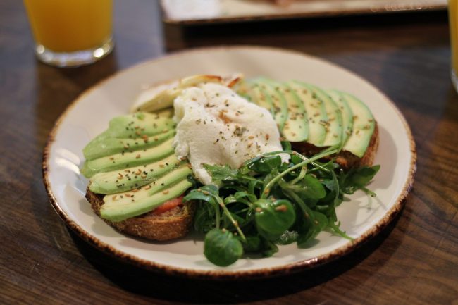 tostadas de aguacate